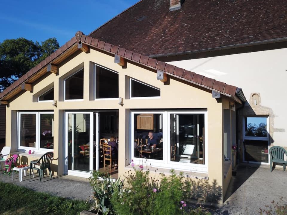 La Ferme De Montard Bed & Breakfast Montmorot Exterior photo