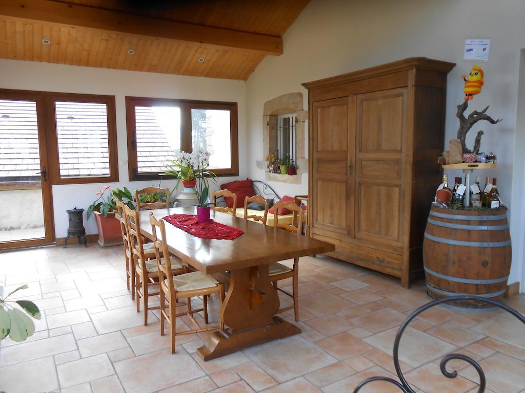 La Ferme De Montard Bed & Breakfast Montmorot Exterior photo