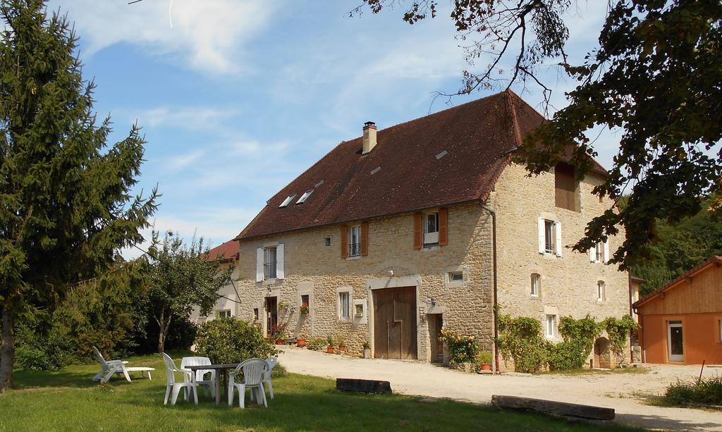 La Ferme De Montard Bed & Breakfast Montmorot Exterior photo