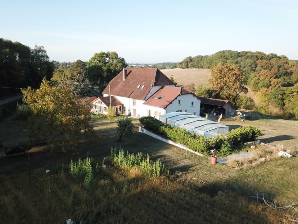 La Ferme De Montard Bed & Breakfast Montmorot Exterior photo